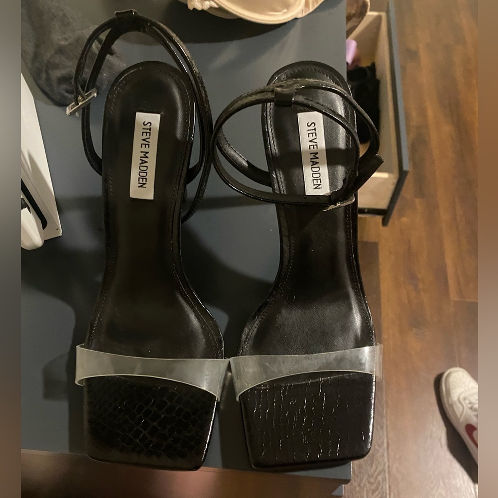 Steve Madden Women’s Heels open toed sandal 9.5